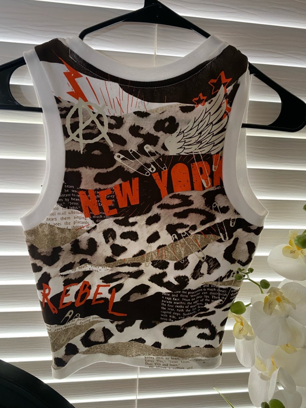 SOLD💥New York & Company White Leopard Graphic Crop Tank with Orange Accents